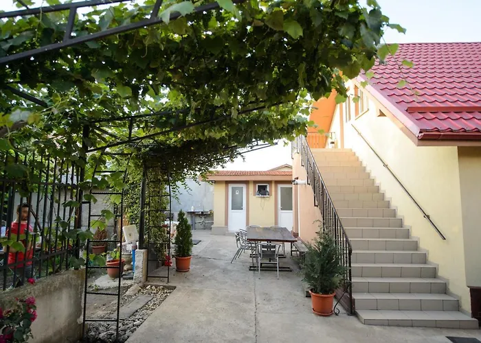 Casa Dinii بيت ضيافة 3*