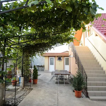 Casa Dinii Pensión 3*