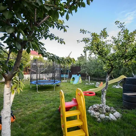 Casa Dinii 3* Constança