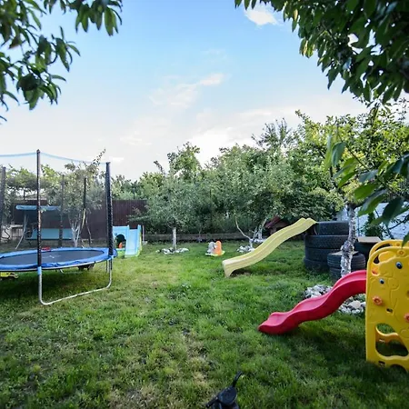 Casa Dinii Casa de hóspedes