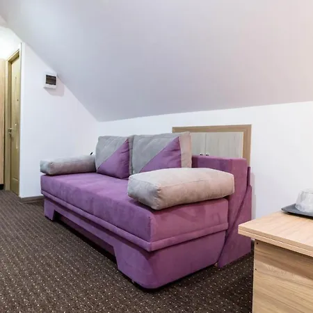 Casa Dinii 3*