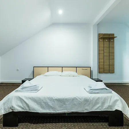 Casa Dinii Casa de hóspedes