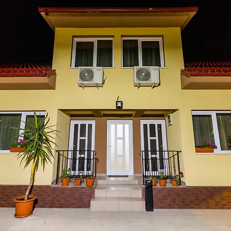 Casa Dinii 3*